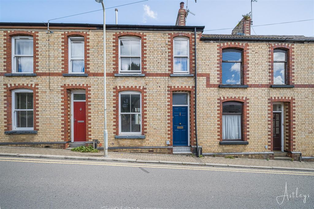 Property photo 1 of 19 15-P1569639.Jpg