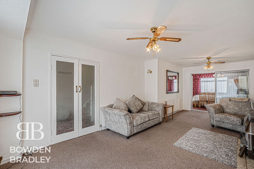 Property photo 3 of 18