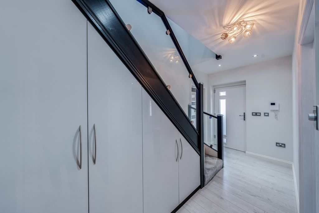 Property photo 3 of 41 Photo 2