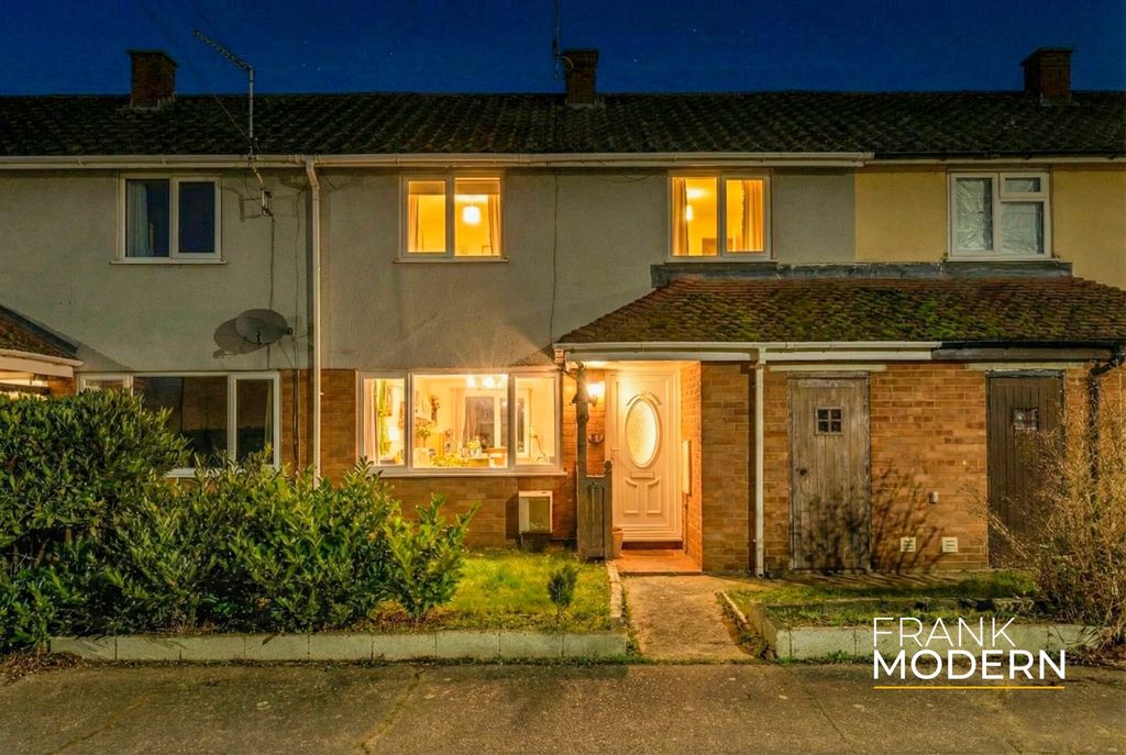 Property photo 1 of 31 Dusk