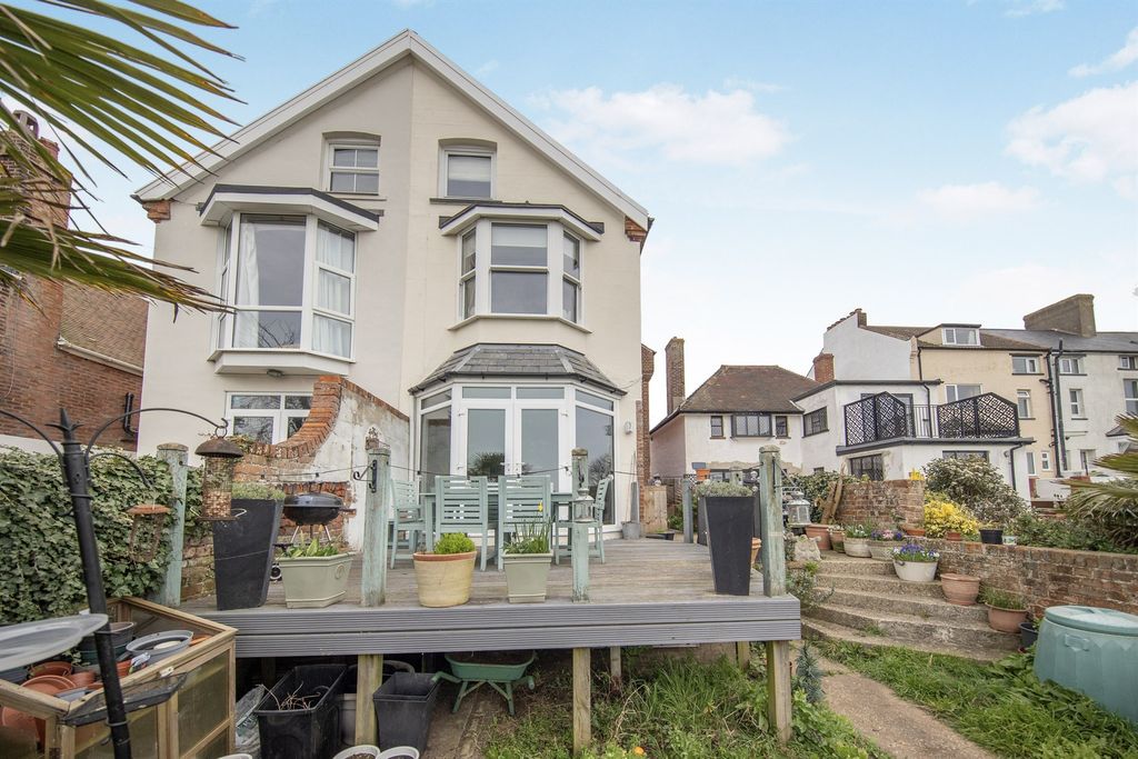 Additional image 8 of 6 bed semi-detached house for saleFronks Road, Harwich CO12