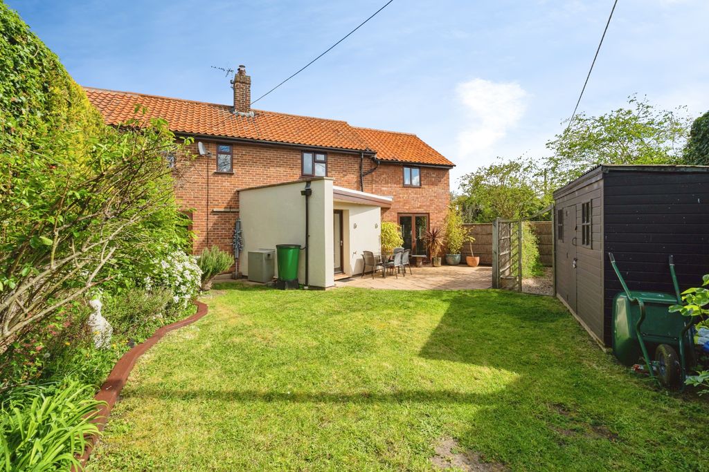 Property photo 3 of 27 Garden