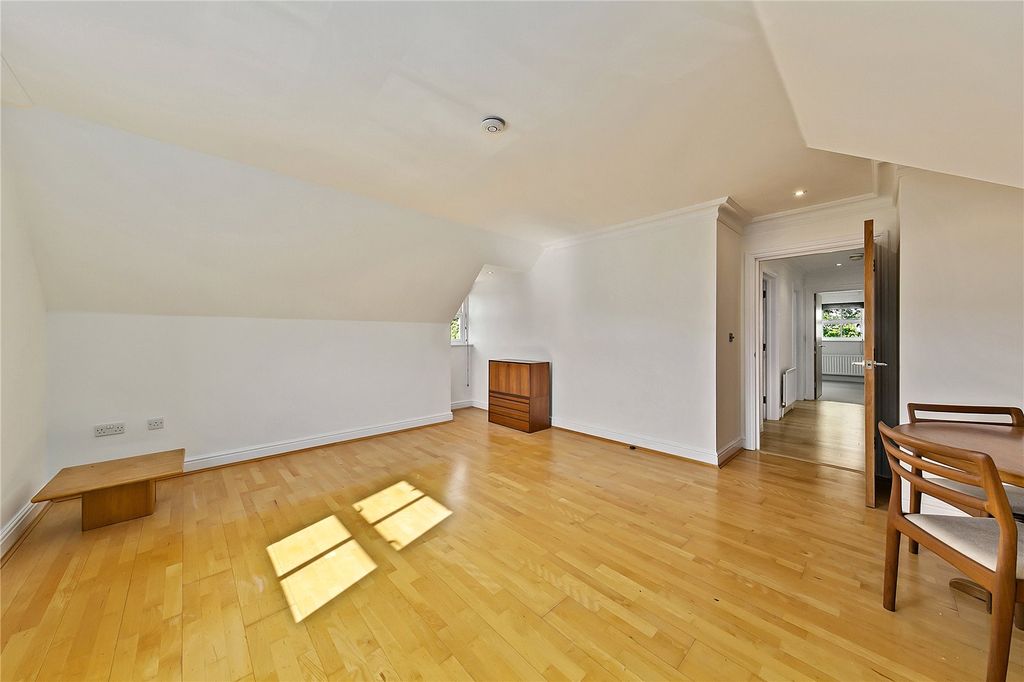 Property photo 2 of 14 Picture No. 13