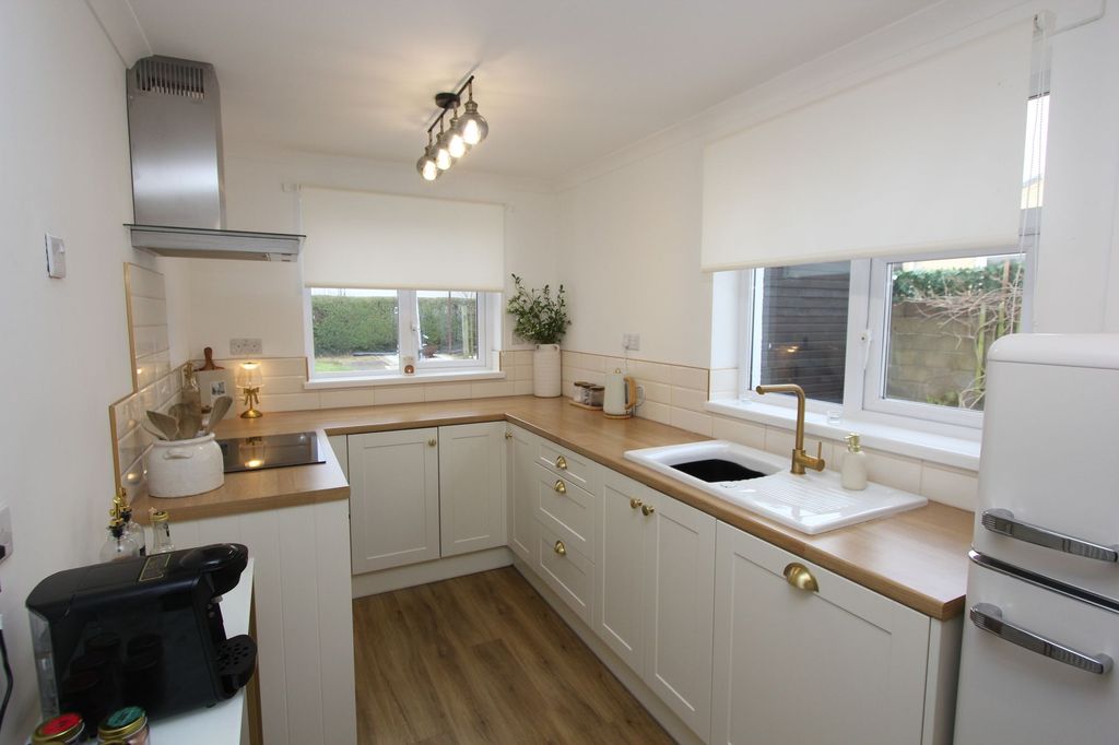 Property photo 3 of 28