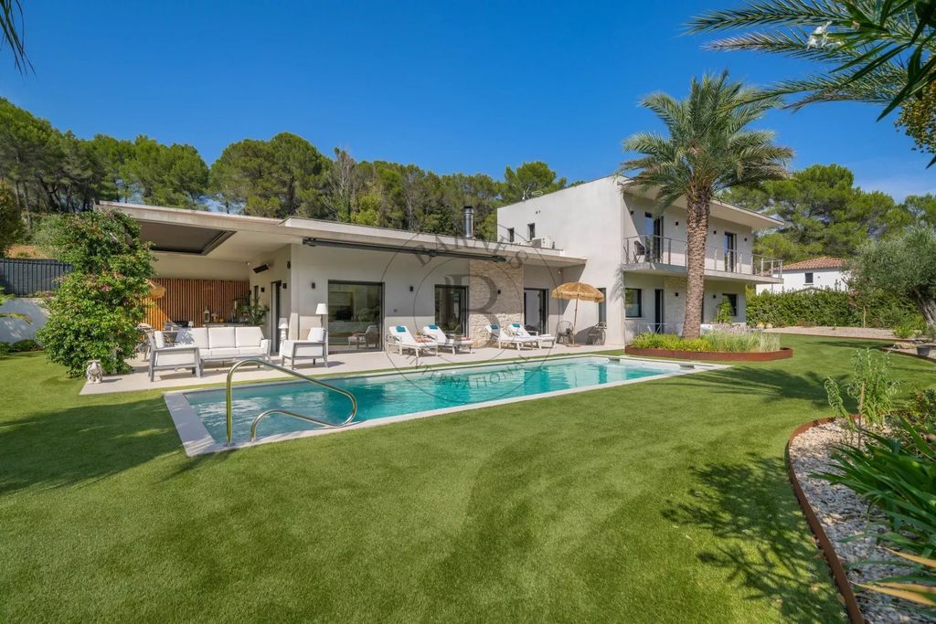 Property photo 1 of 16 Mougins - Contemporary Villa - Forest View