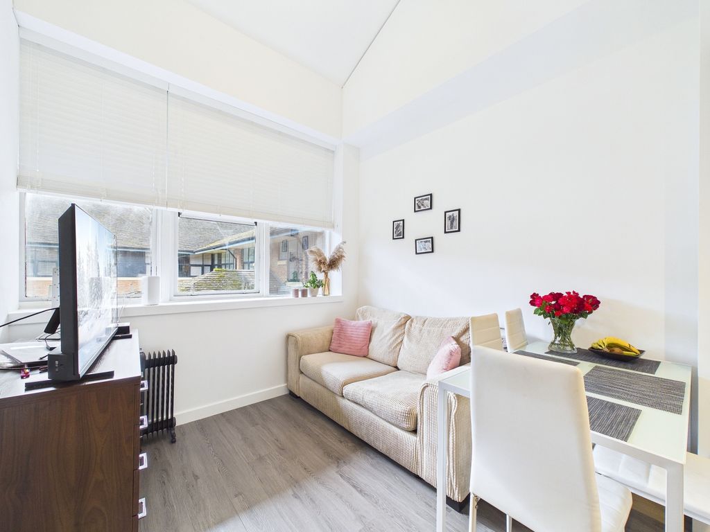 Property photo 2 of 9 Cam01909G0-Pr0474-Still003