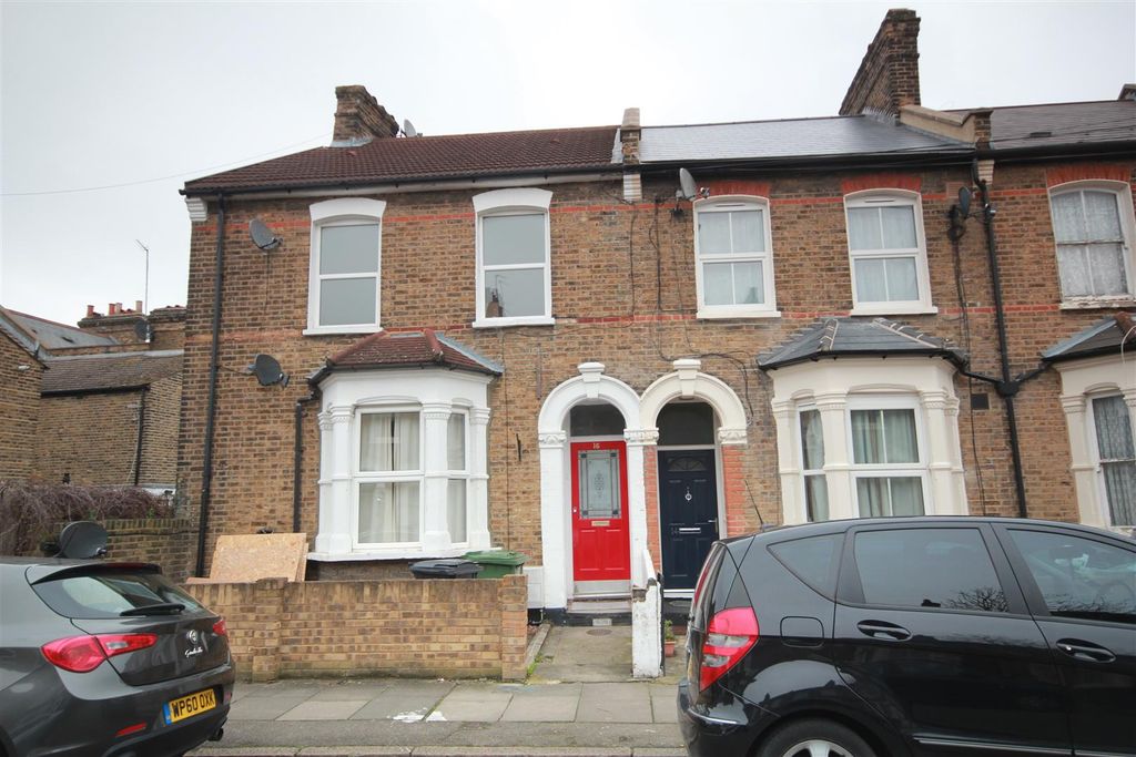 Property photo 1 of 6