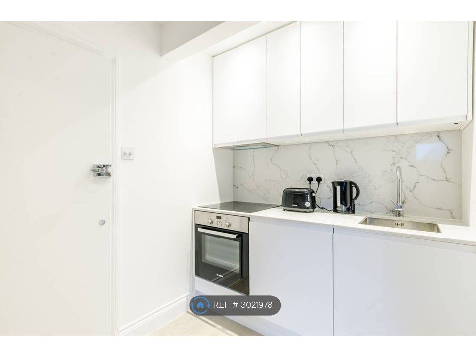 Property photo 3 of 5 Kitchen