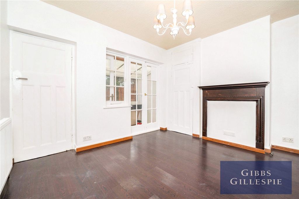 Property photo 3 of 9 2 - Bd9E3d05-Ac48-Ec