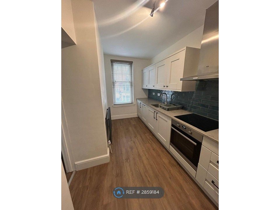 Property photo 3 of 12 Kitchen