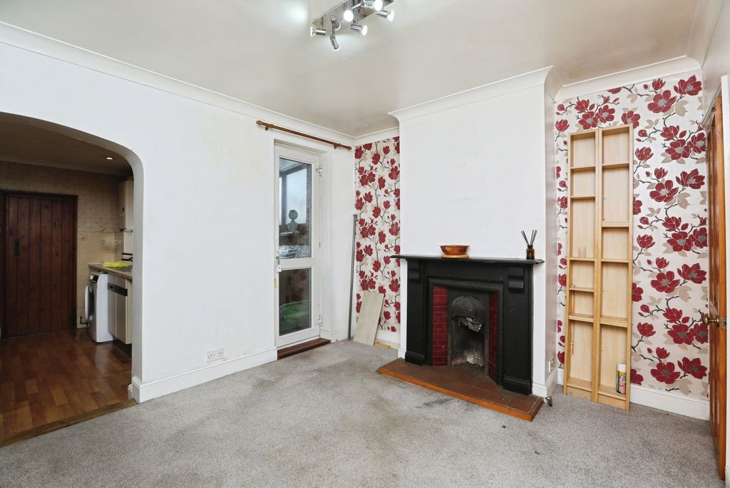 Property photo 2 of 10 Pbox-Img.Jpg