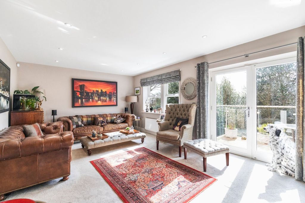 Property photo 2 of 26 Picture No. 17