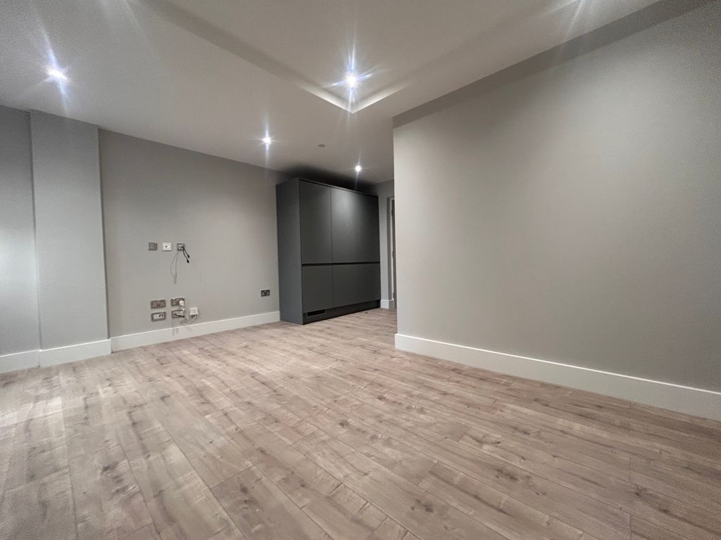 Property photo 2 of 13 Image