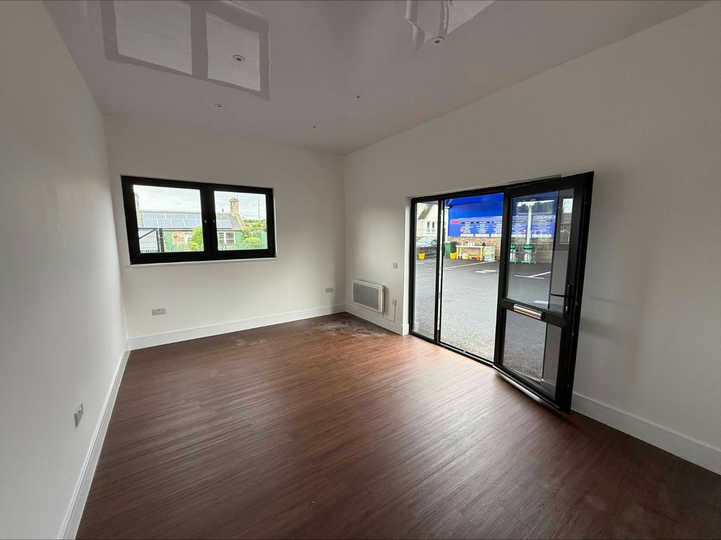 Property photo 3 of 6 E8Fccc6B-17B9-480c-9733-B190713F7Fb4.Jpg