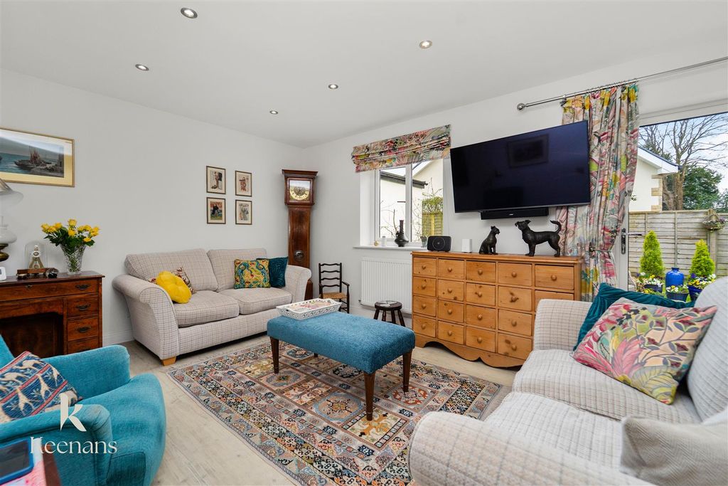 Property photo 3 of 47 3.Jpg