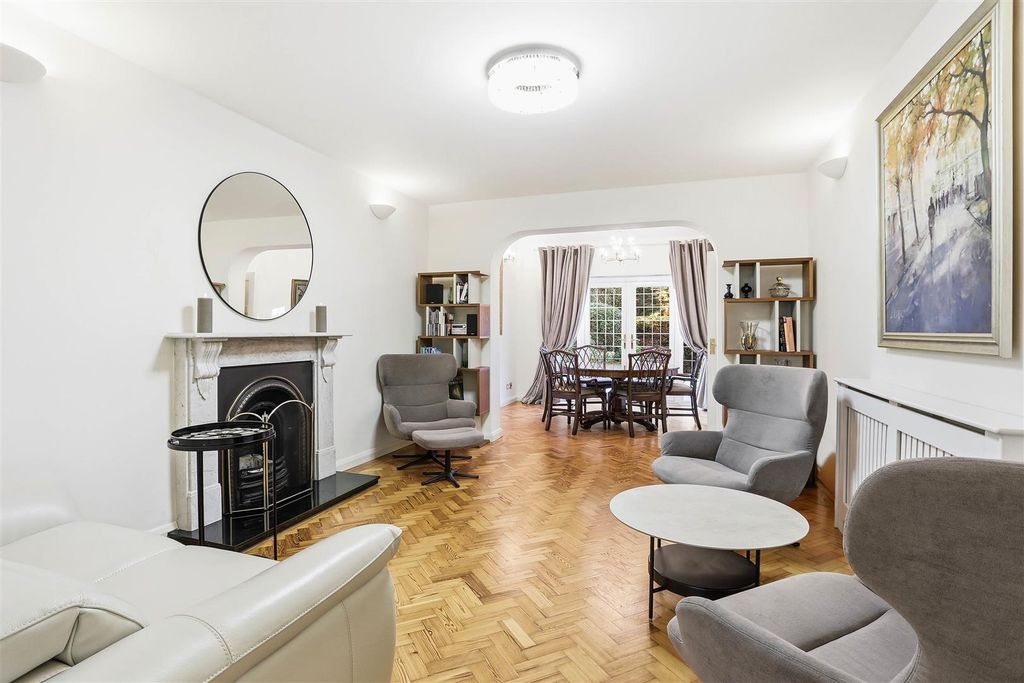 Property photo 3 of 27 1567132602 - 18.Jpg