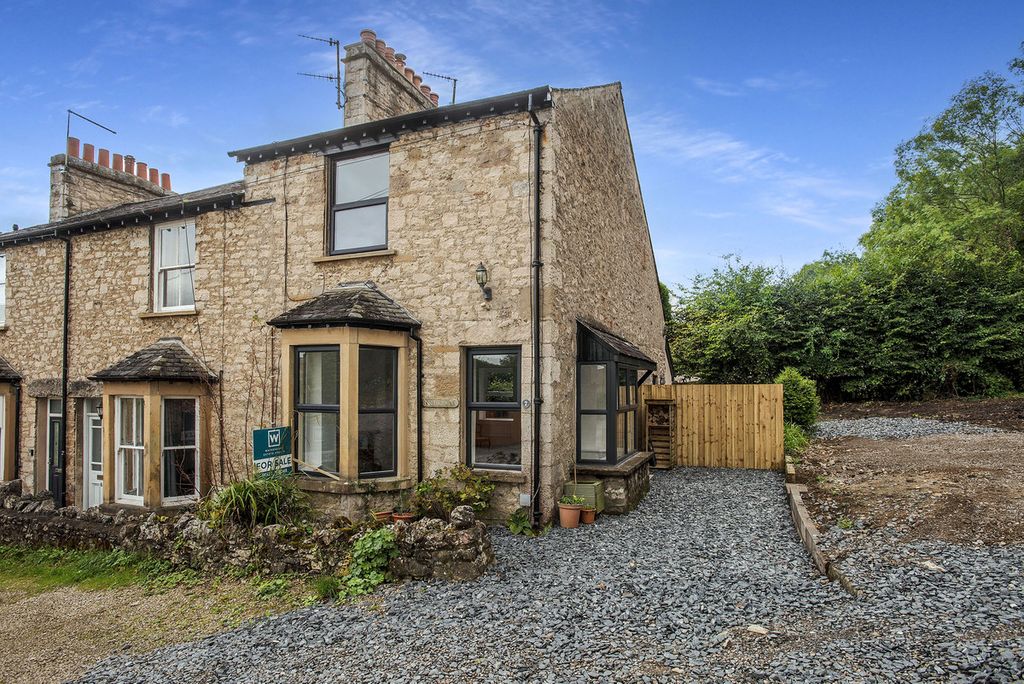 Property photo 1 of 24