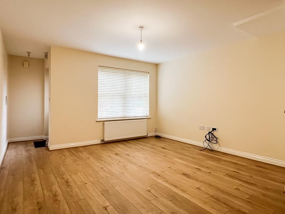 Property photo 3 of 11 Living Room 2