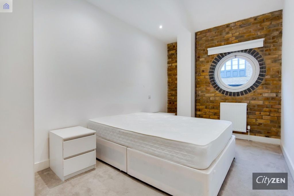 Property photo 3 of 13 Bedroom