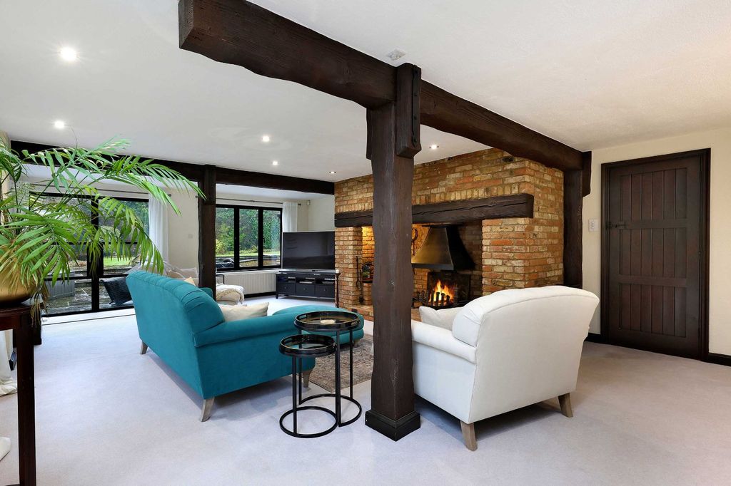 Property photo 2 of 26 Picture No. 77