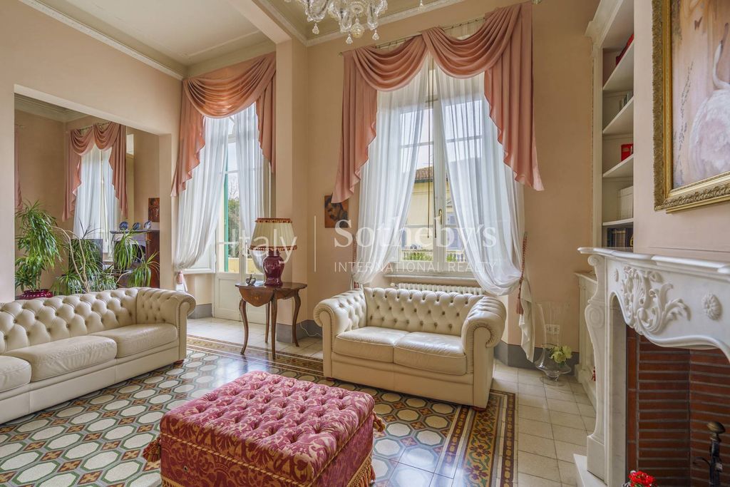 Property photo 2 of 26