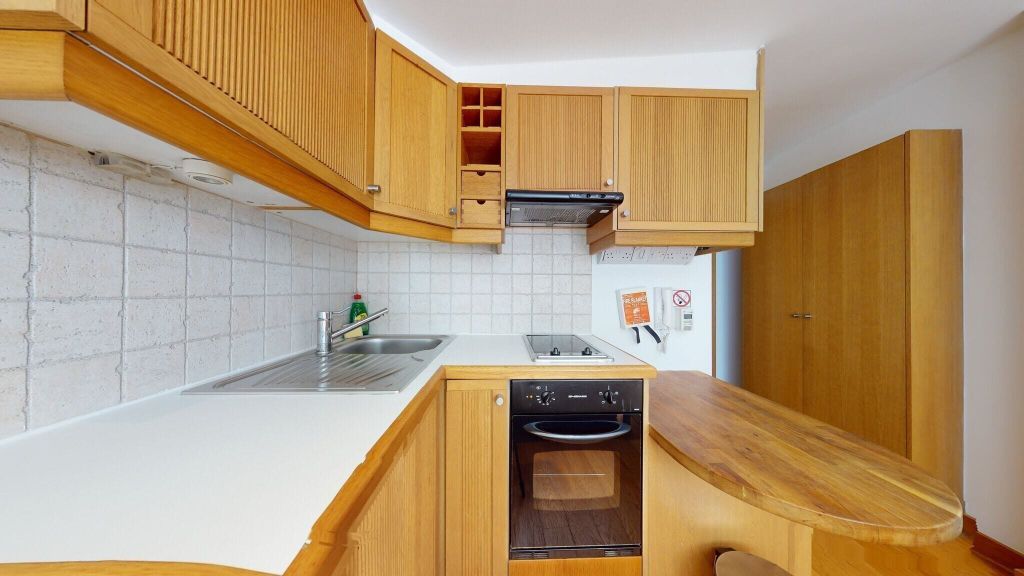 Property photo 2 of 7 Kitchen