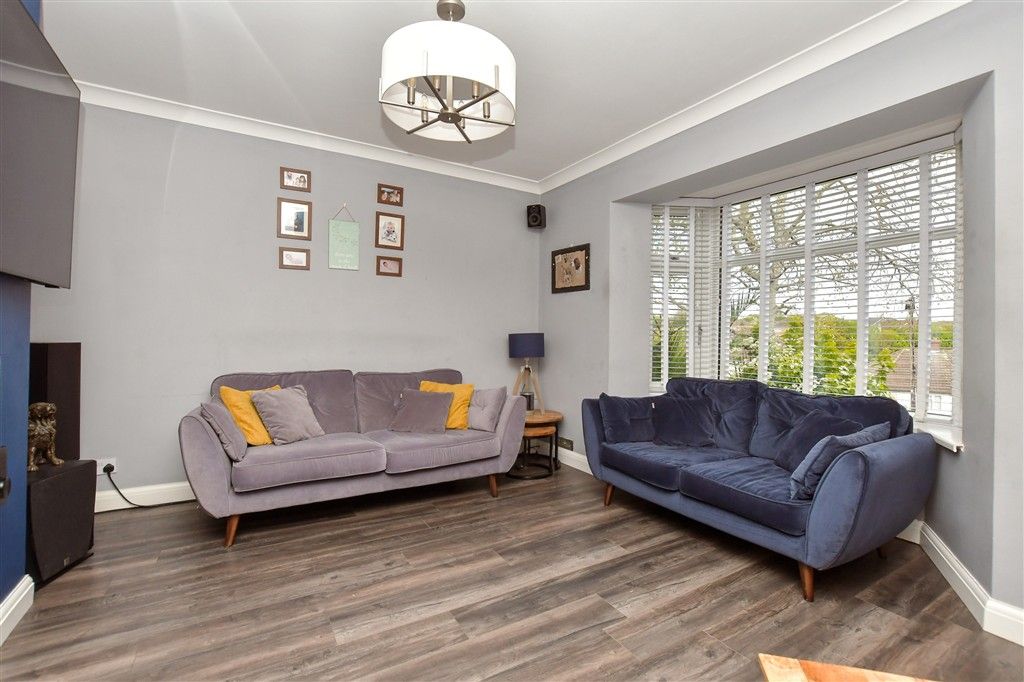 Property photo 2 of 14 Lounge