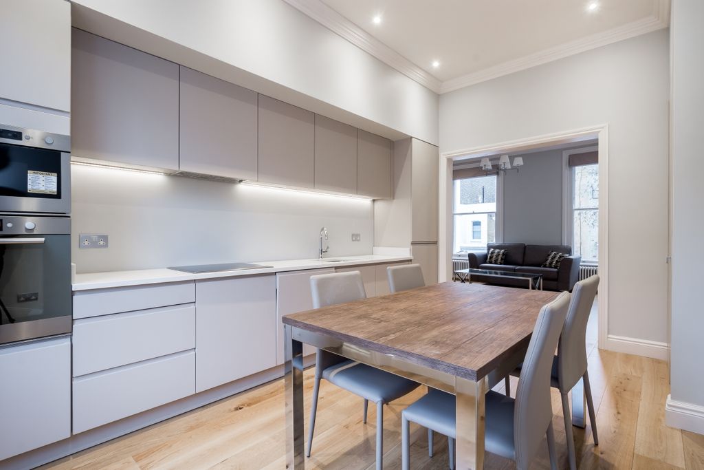Property photo 3 of 14 Grosvenor Avenue