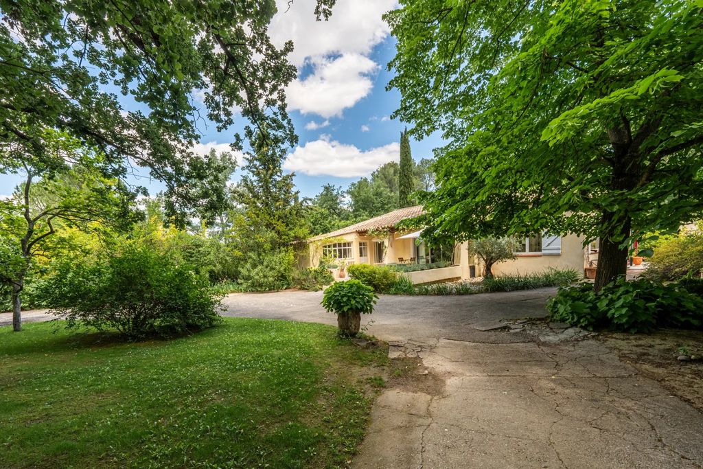 Property photo 3 of 43