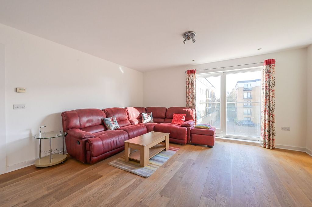 Property photo 2 of 11