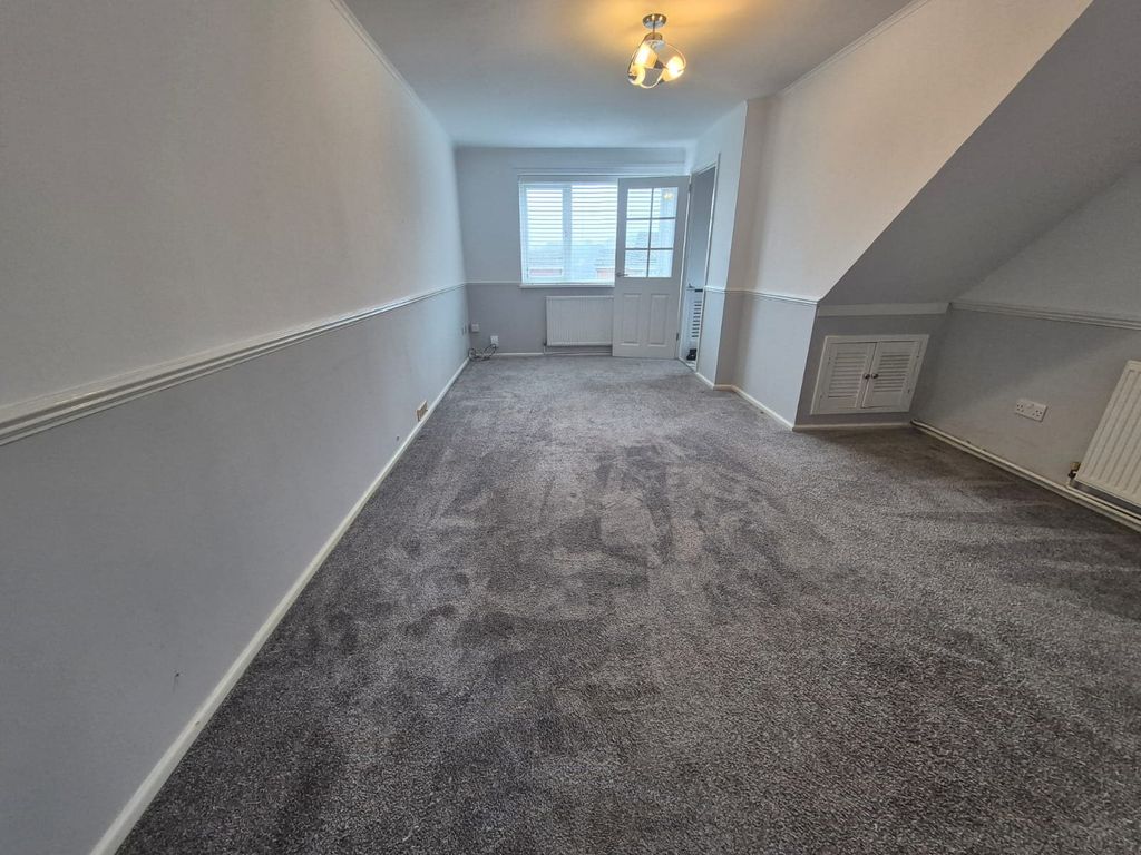 Property photo 3 of 14 Getattachmentthumbnail