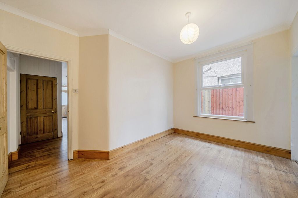 Property photo 2 of 11 Picture No. 05