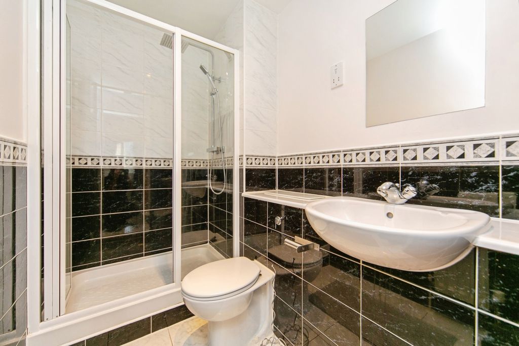 Property photo 3 of 17 Photo