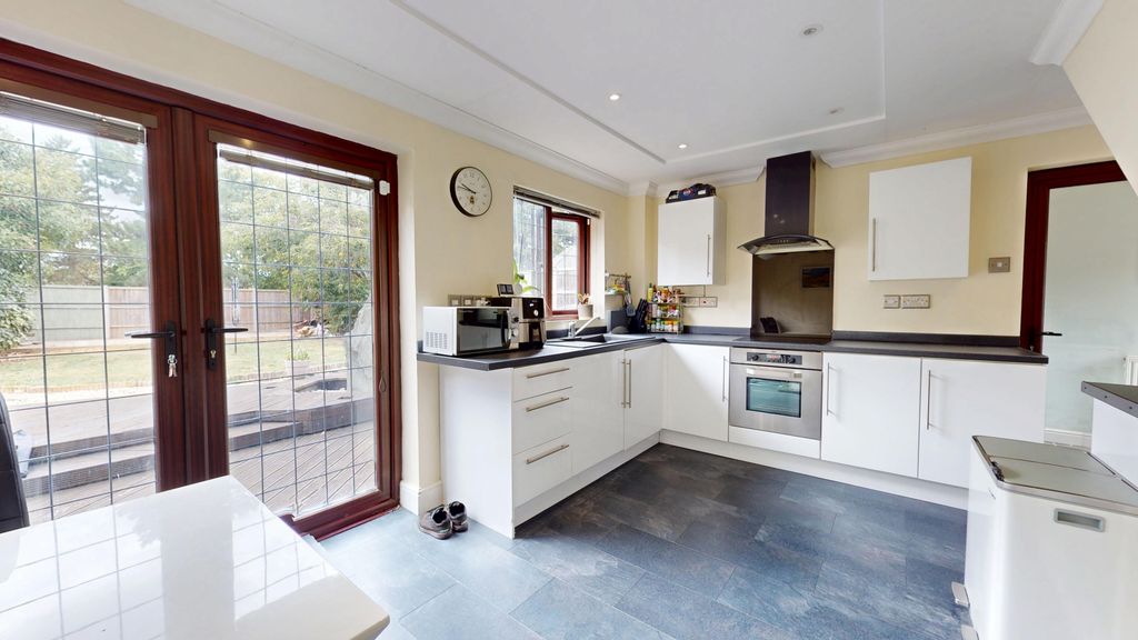 Property photo 2 of 15 Kitchen
