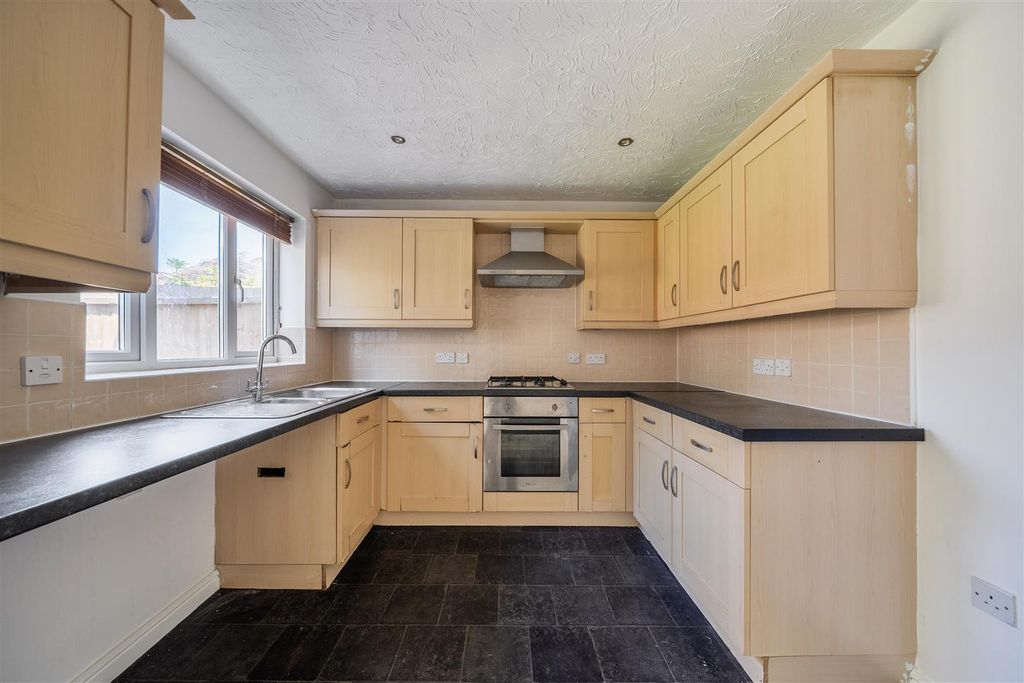 Property photo 3 of 10 1482816-4-6A3A6A46ee087.Jpg