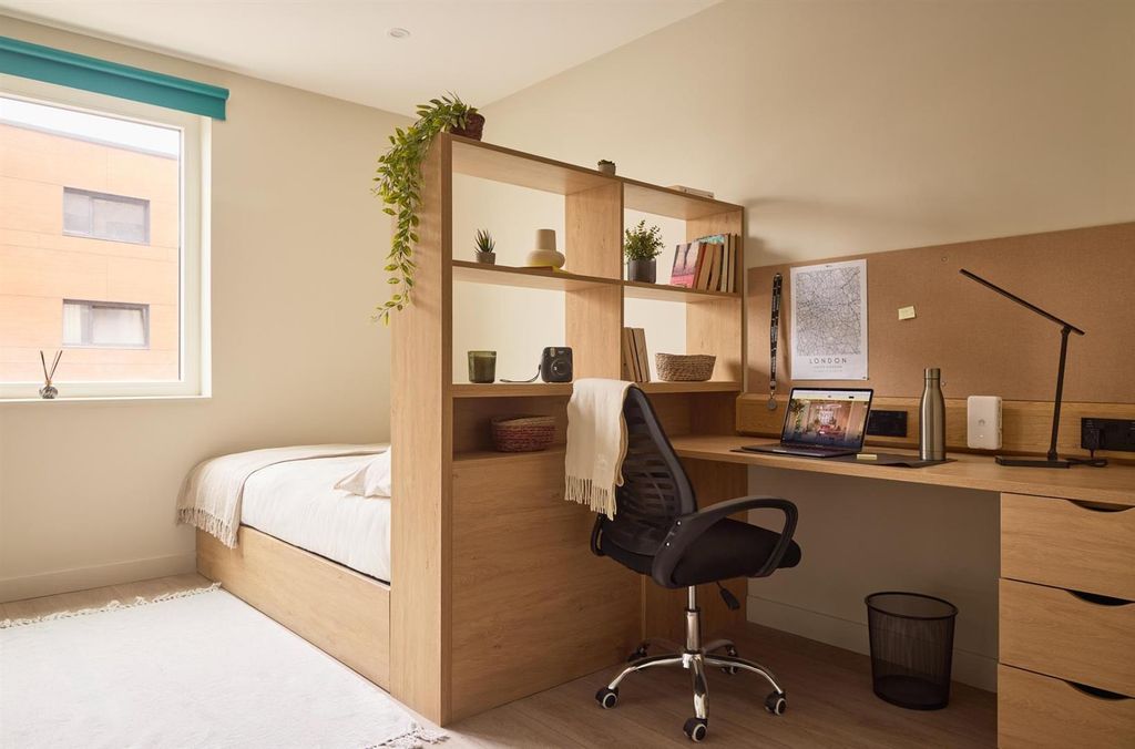 Property photo 2 of 9