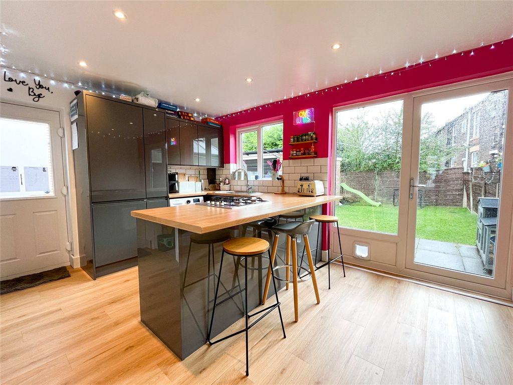 Property photo 2 of 16 Kitchen Diner