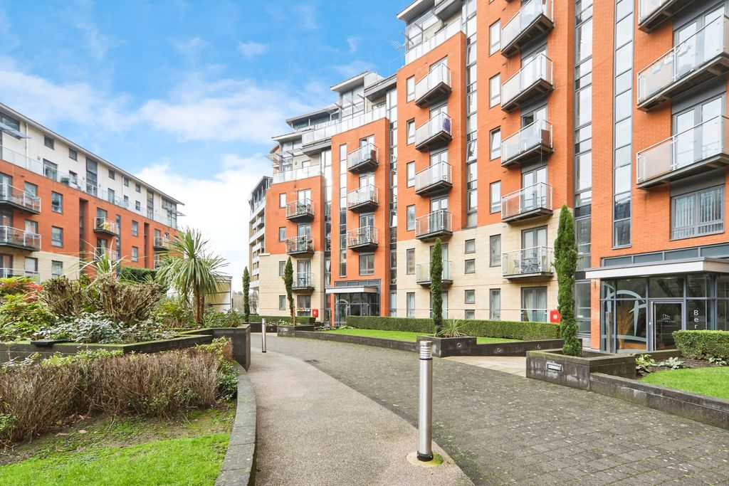 Property photo 1 of 14 Image