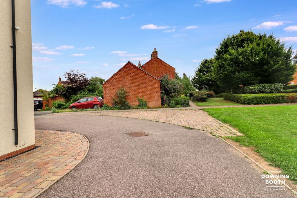 Property photo 3 of 31