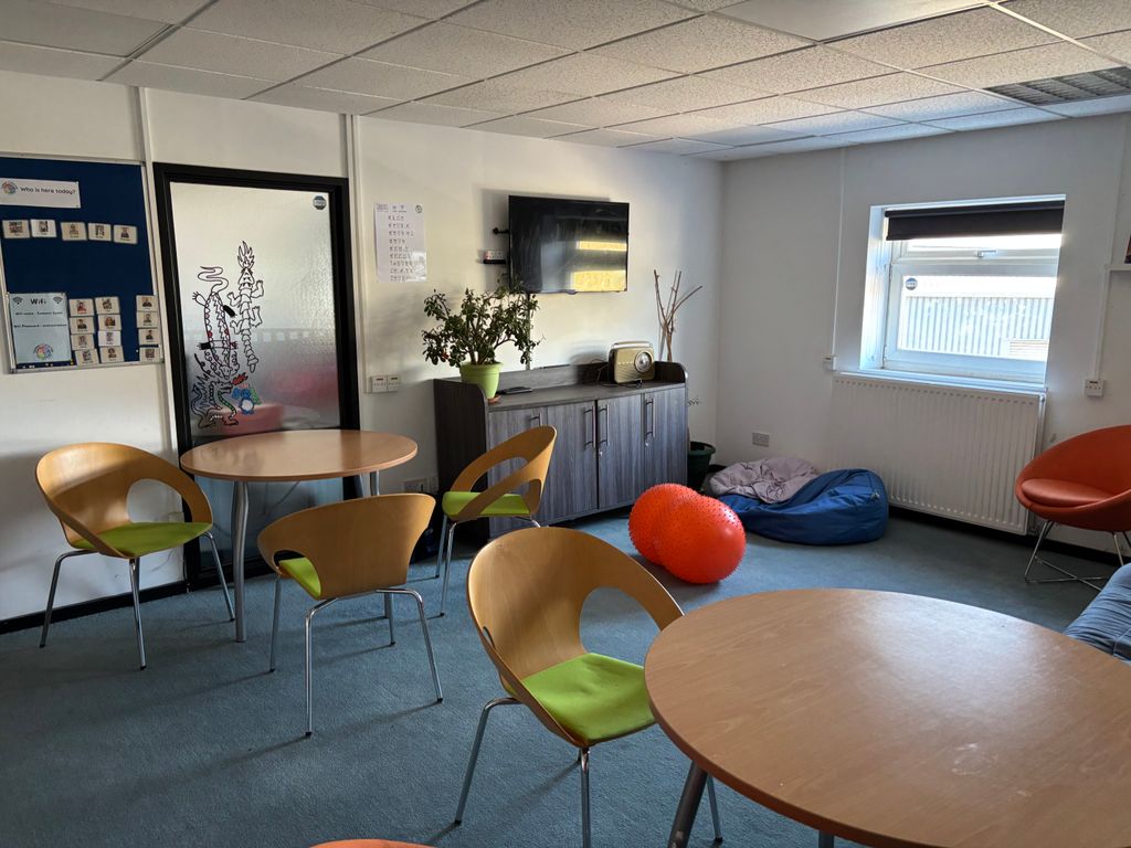 Property photo 2 of 6