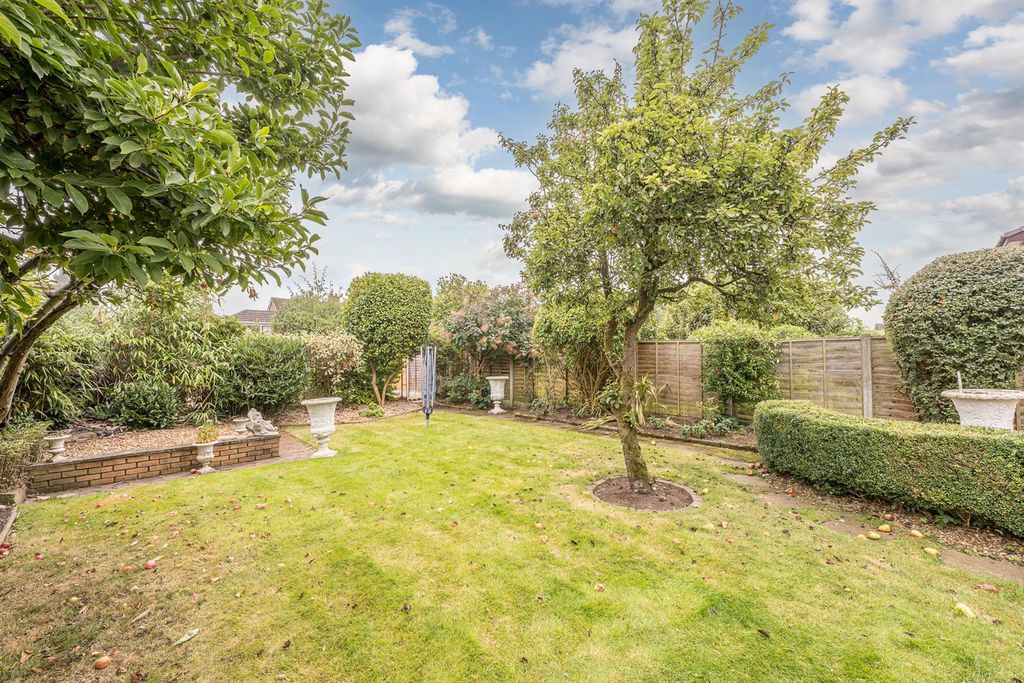 Property photo 2 of 23