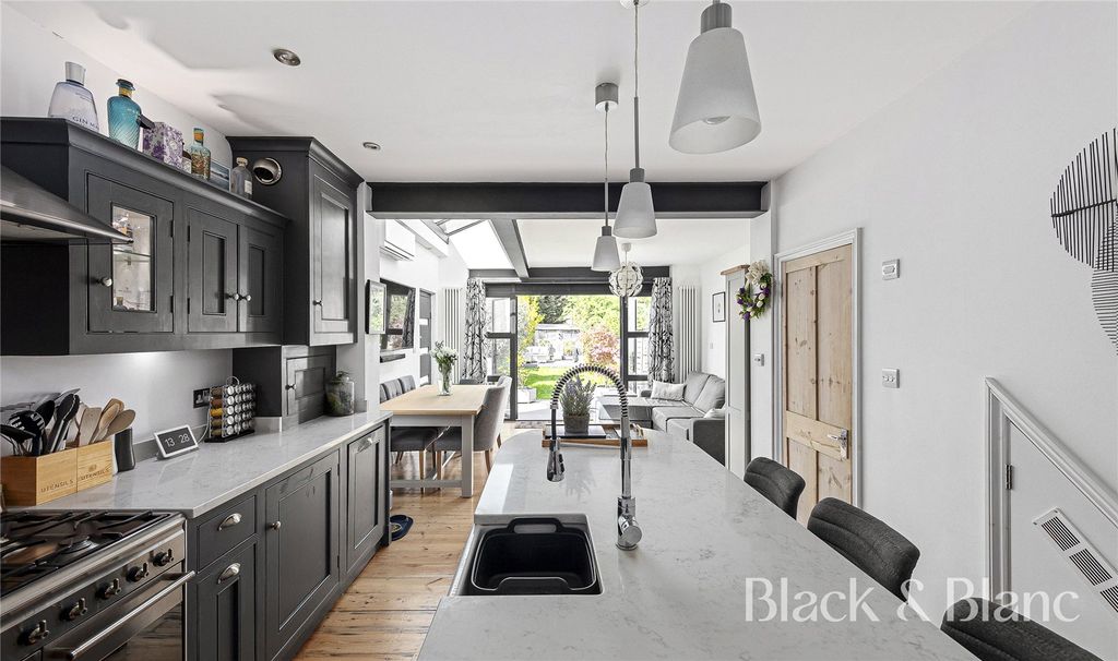 Property photo 3 of 30 Kitchen/ Diner