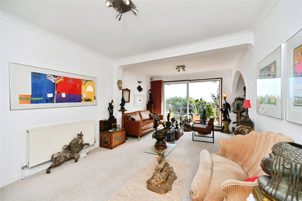 Property photo 3 of 35 Living Room