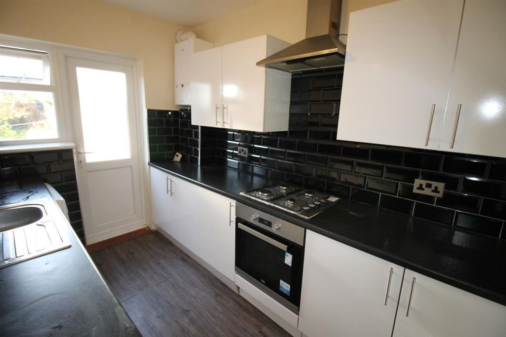 Property photo 2 of 9 Gciwpdgo1E3Mlrj09Rn-Lbfrvwg.Jpg