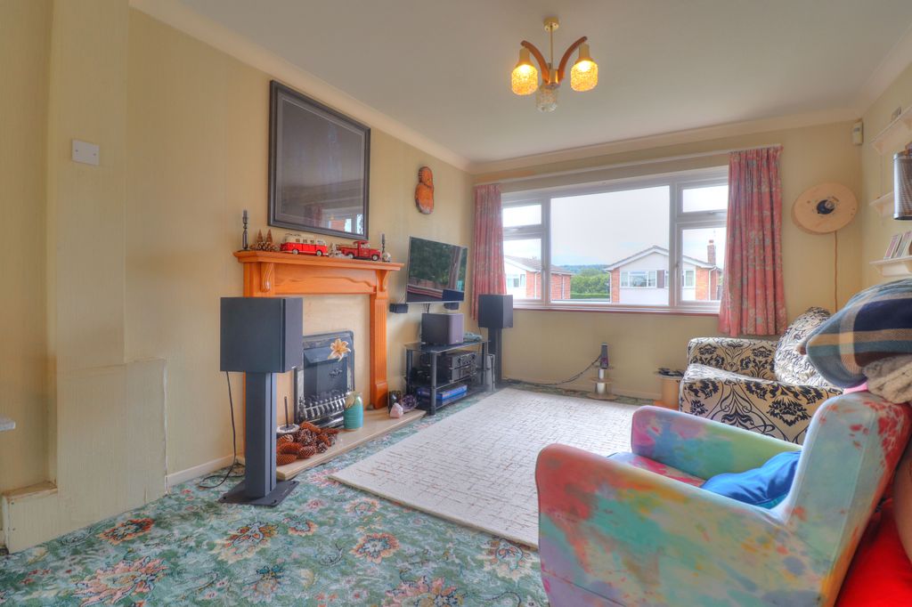 Property photo 3 of 15 Lounge/Diner