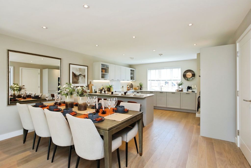 Property photo 3 of 25 Kitchen Diner