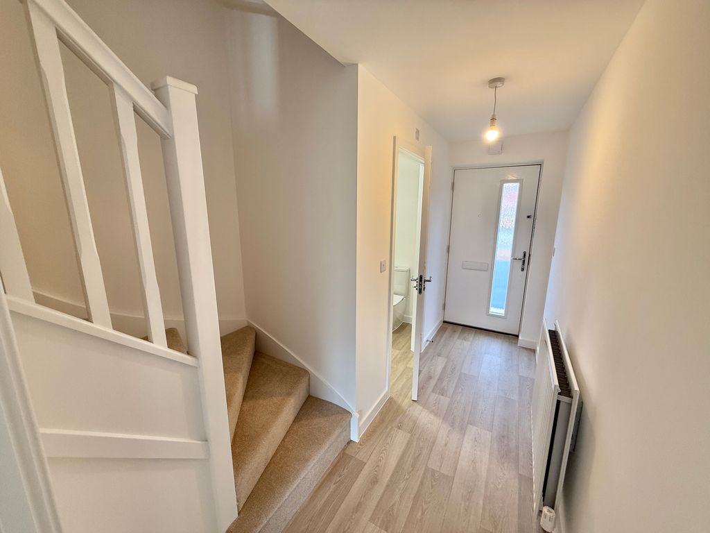 Property photo 3 of 27