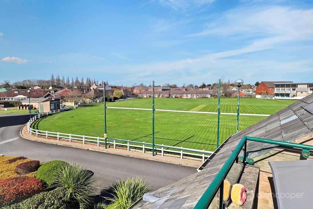 Property photo 2 of 26 4970792