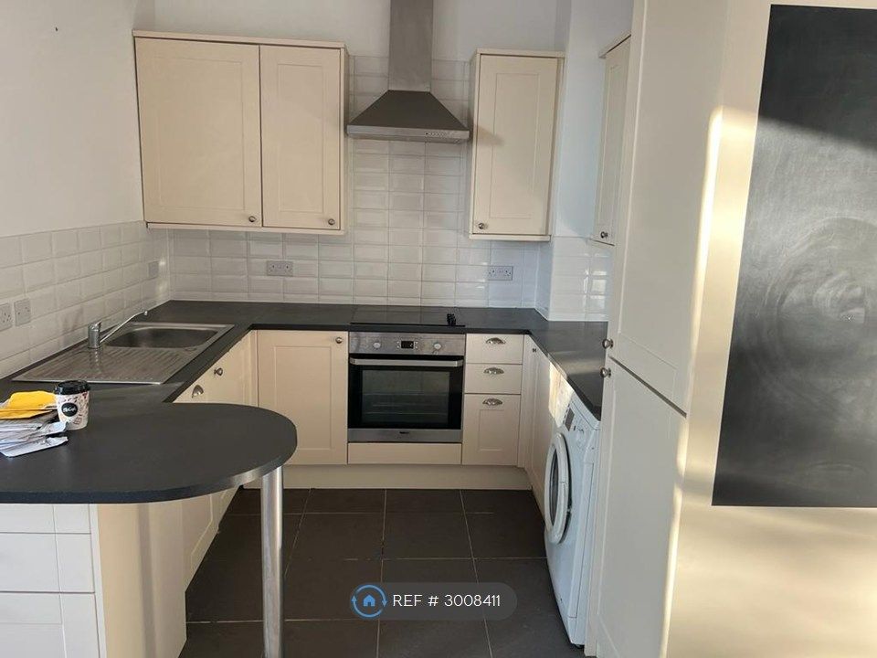 Property photo 1 of 7 Kitchen