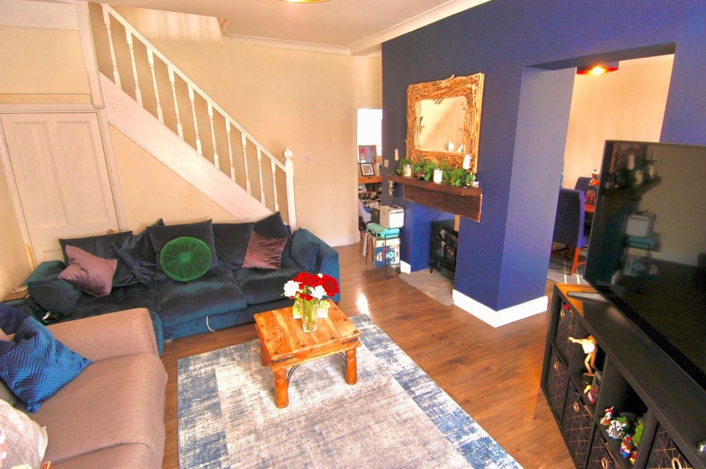 Property photo 2 of 12 Picture No. 36